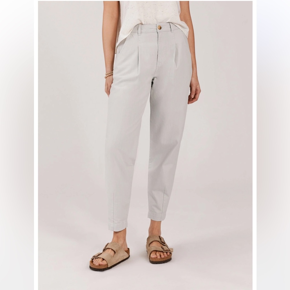Something Navy Leighton Pleated Denim Pants
Blue